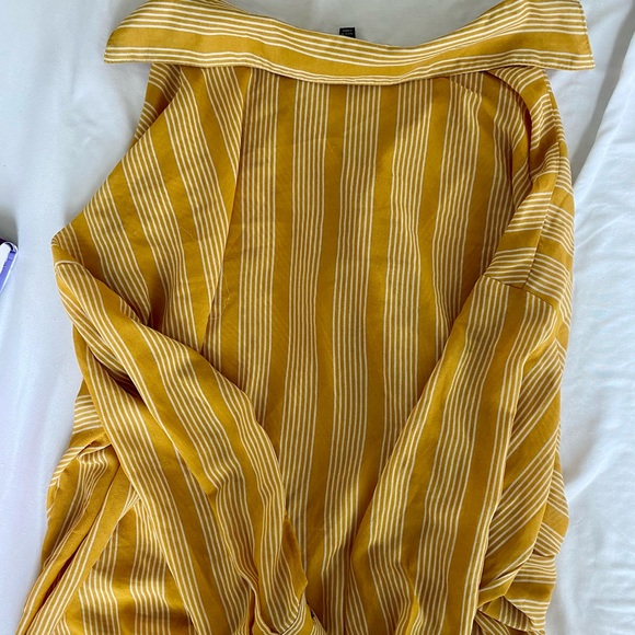 Lulu’s button down - Picture 2 of 3